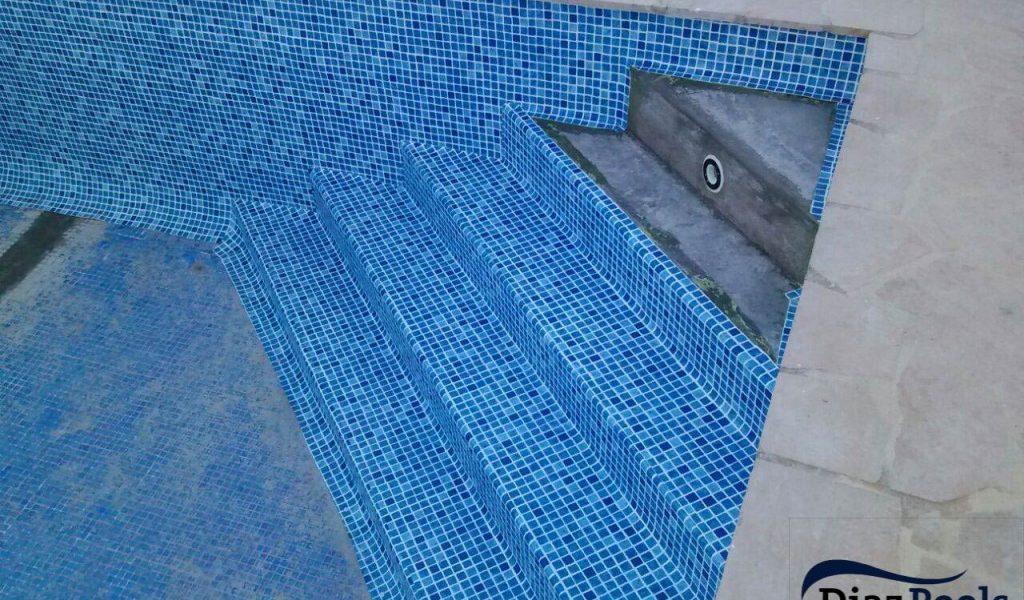 Piscina de Obra que se encuentra dañada la lámina armada
