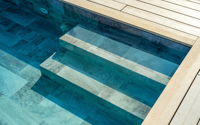 Piscina rehabilitada en Barcelona