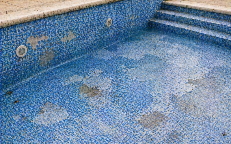 piscina deterioro progresivo superficie irregular