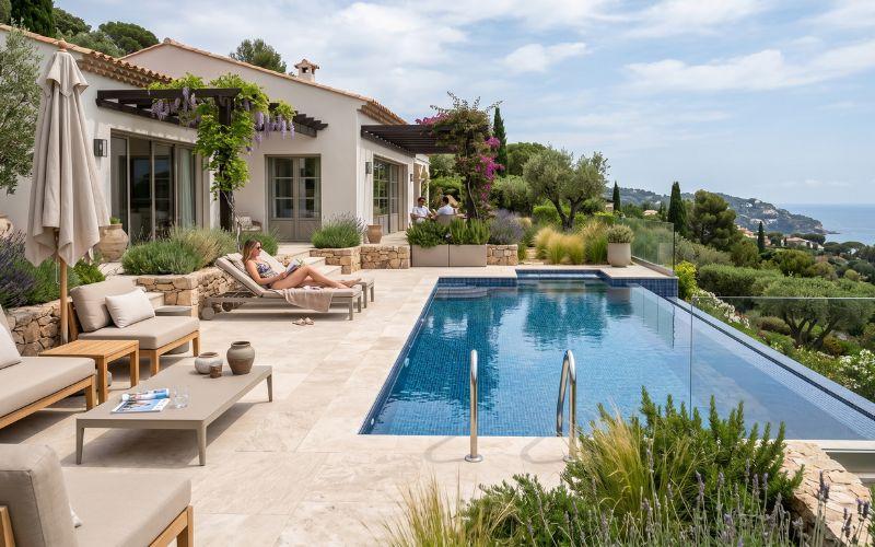 piscina rehabilitada con aspecto renovado