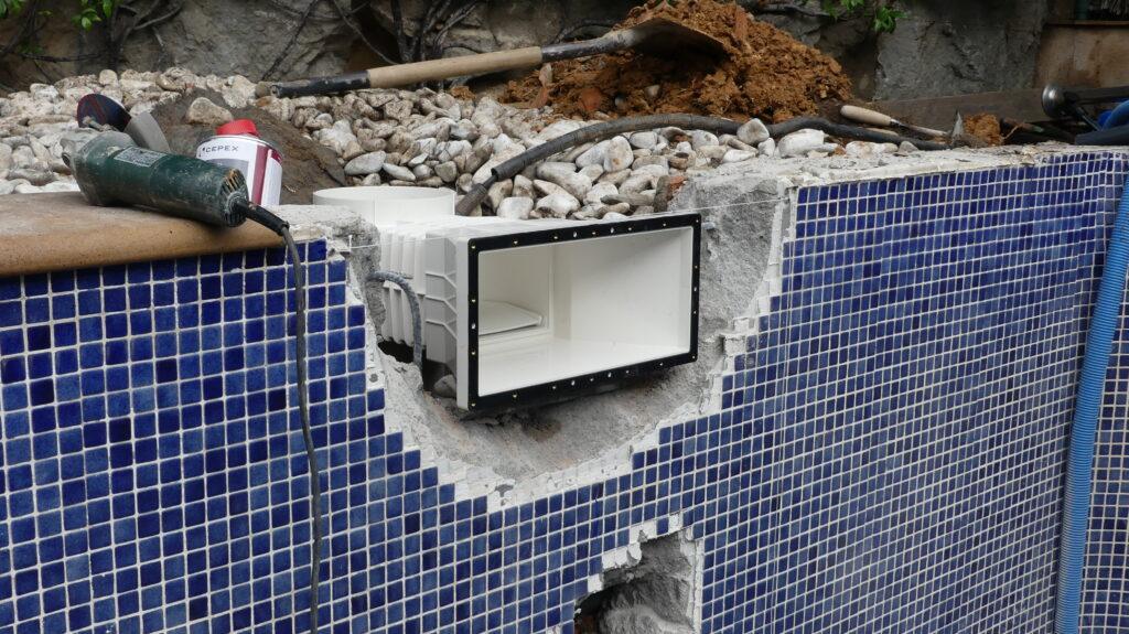 Sustitución de skimmer y renovación de elementos durante la rehabilitación de una piscina
